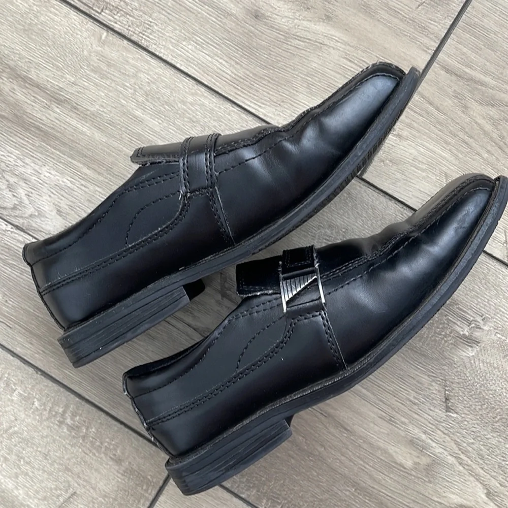 Smart Fit Boys Black Dress Shoes Size 2.5